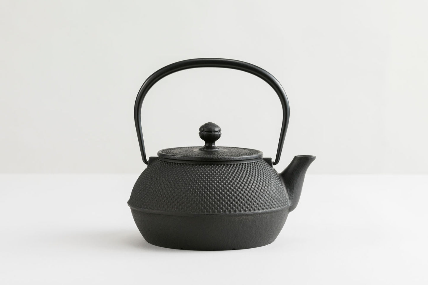 Iron kettle 7-inch Arare IH compatible (inner surface is kiln-fired)