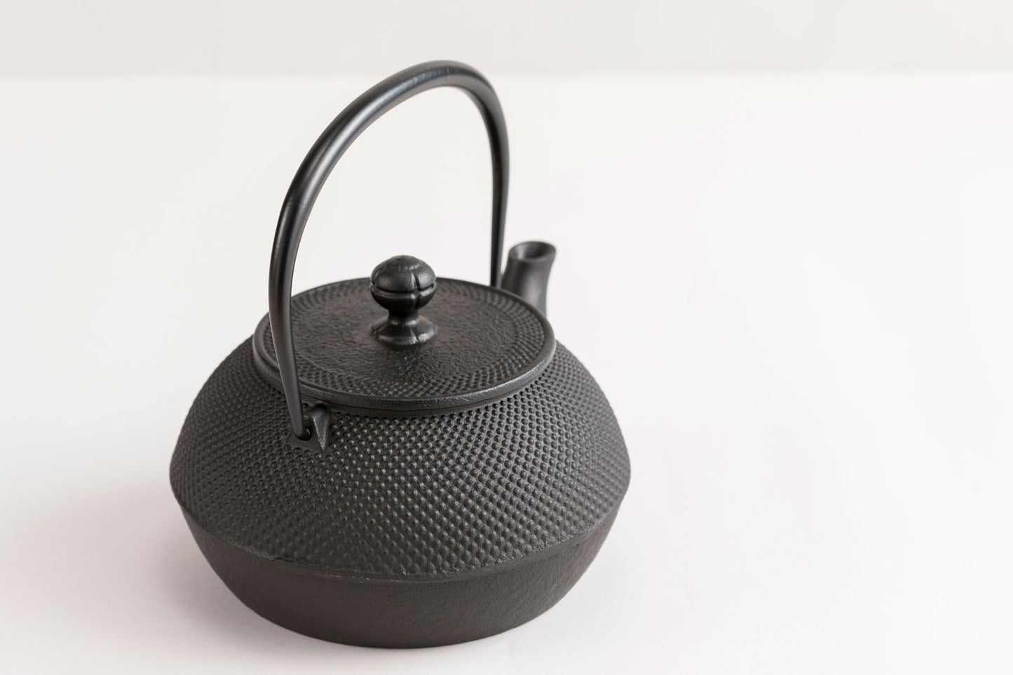 Iron kettle 7-inch Arare IH compatible (inner surface is kiln-fired)
