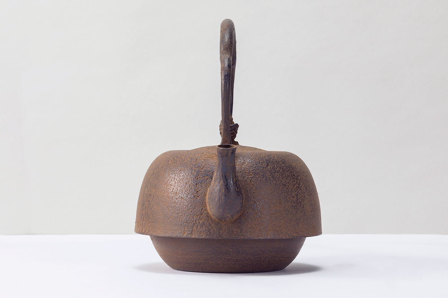 Iron kettle type 23 southern skin