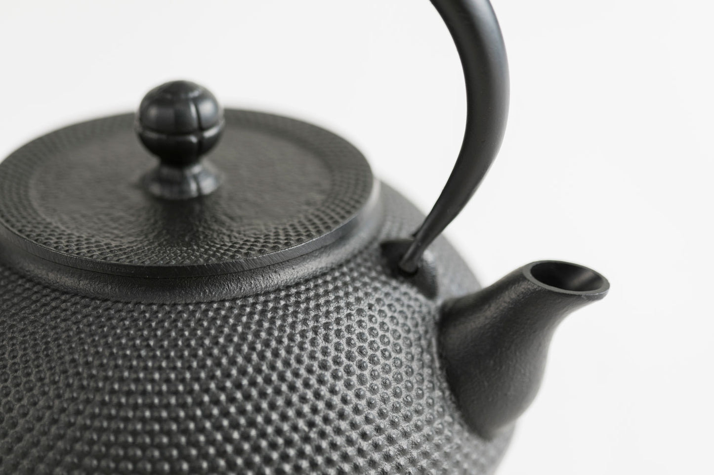 Iron kettle 9 type Hiramaru Arale (inner pot firing)