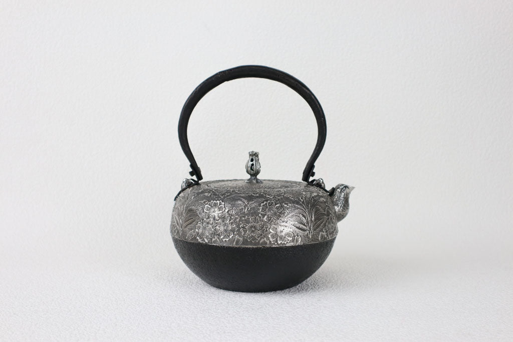 Iron sand kettle 18 type Marusasakura
