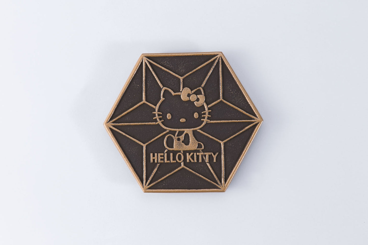 Kamashiki Hello Kitty (gold/wine red)